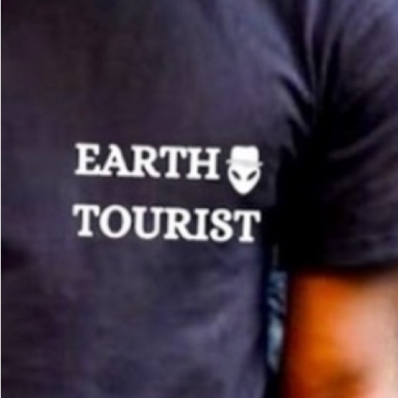 Earth Tourist tshirt white or black - Picture 7 of 7